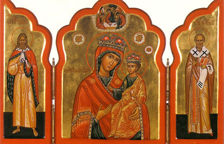 Икона-складень, похожая на ту, которую нашел Лука. В центре Богородица, слева Илья, справа Никола